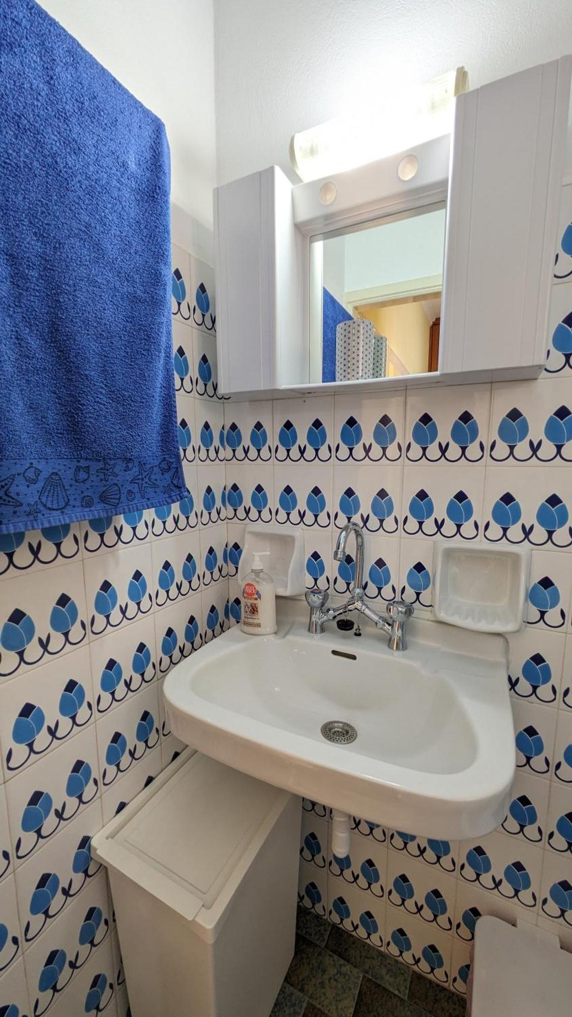 Small House For Holidays Leonídion Екстериор снимка